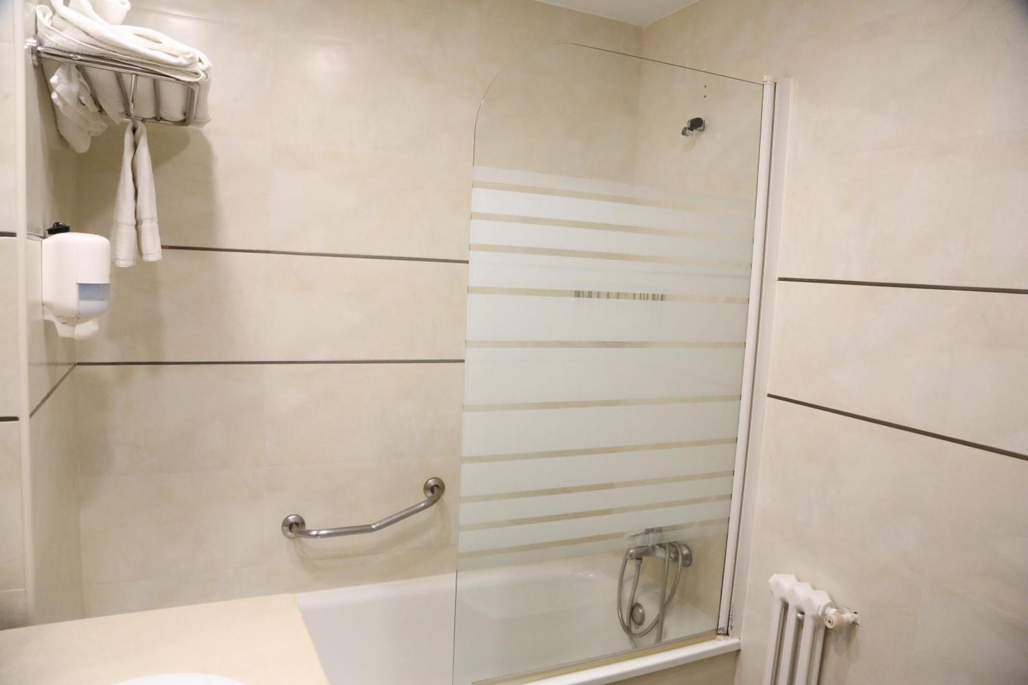 Hostal Real プラセンシア エクステリア 写真