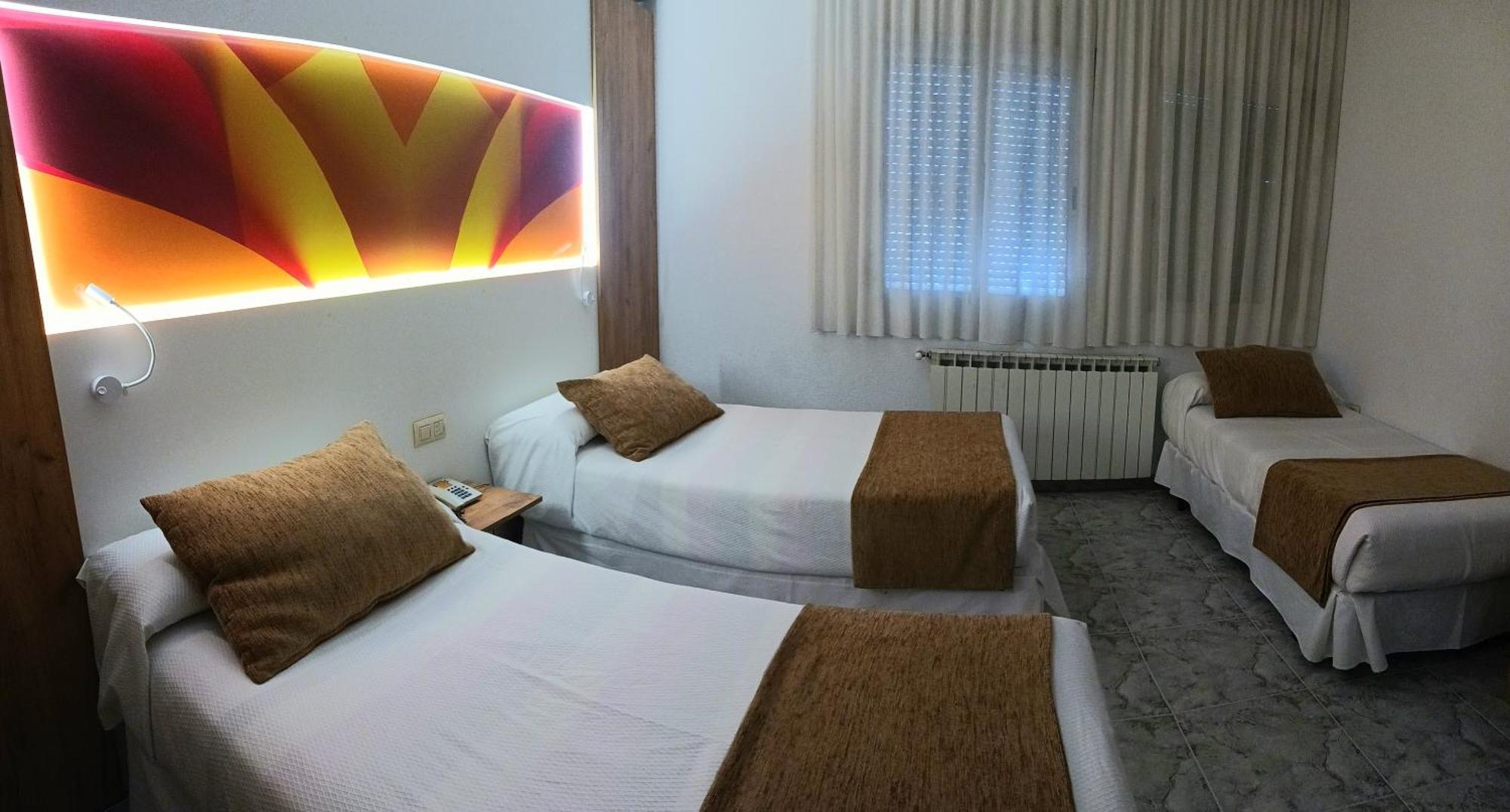 Hostal Real プラセンシア エクステリア 写真