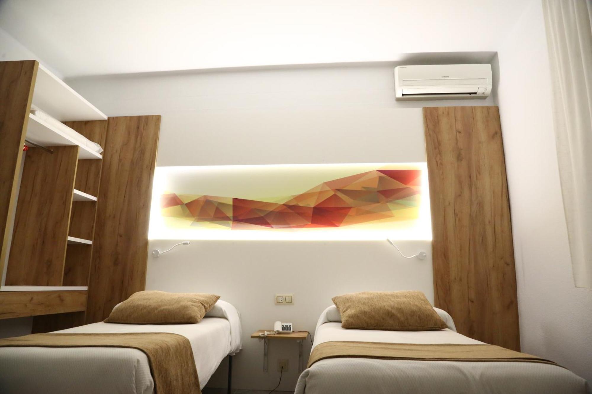 Hostal Real プラセンシア エクステリア 写真